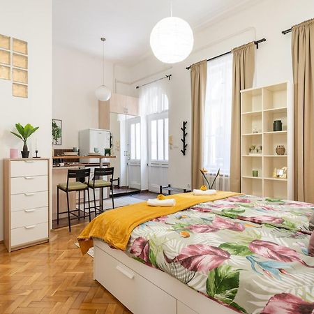 Cosmopolitan Studio - Chic Getaway In A Fancy Neighbourhood Budapest Bagian luar foto