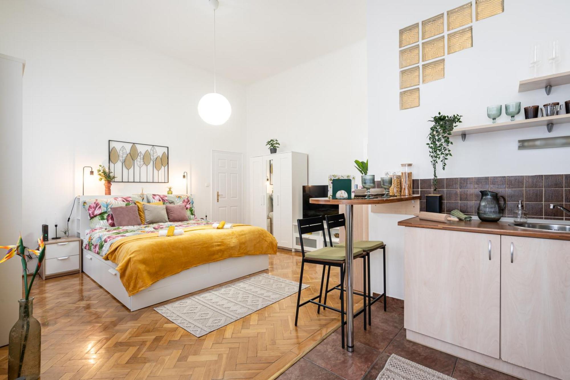 Cosmopolitan Studio - Chic Getaway In A Fancy Neighbourhood Budapest Bagian luar foto