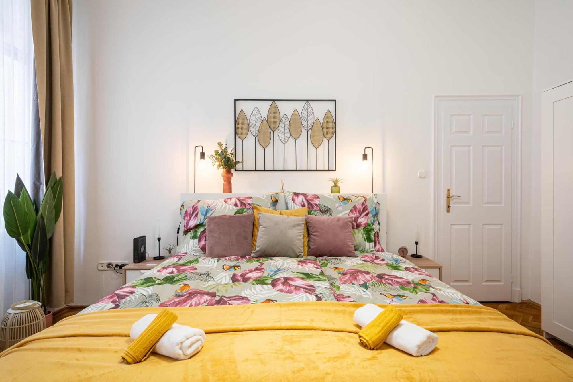 Cosmopolitan Studio - Chic Getaway In A Fancy Neighbourhood Budapest Bagian luar foto